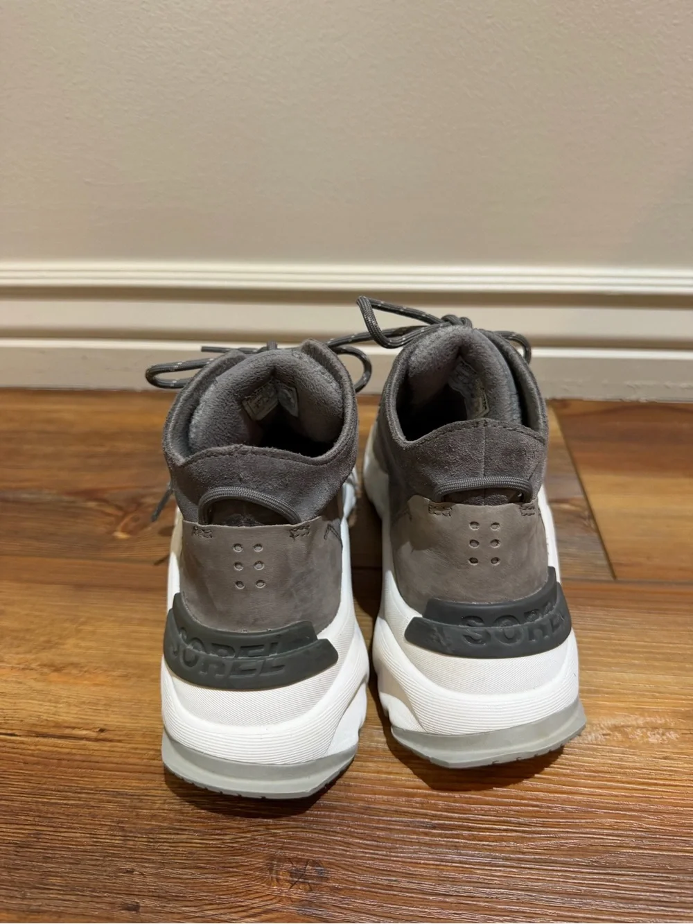 SOREL WOMEN'S KINETIC IMPACT CARIBOU PLUS WATERPROOF grey Size 8